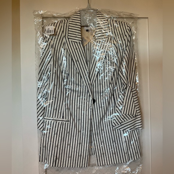 💖 HOST PICK 💖 NWOT Cabi Striped Blazer Bell Sleeves - Picture 2 of 7